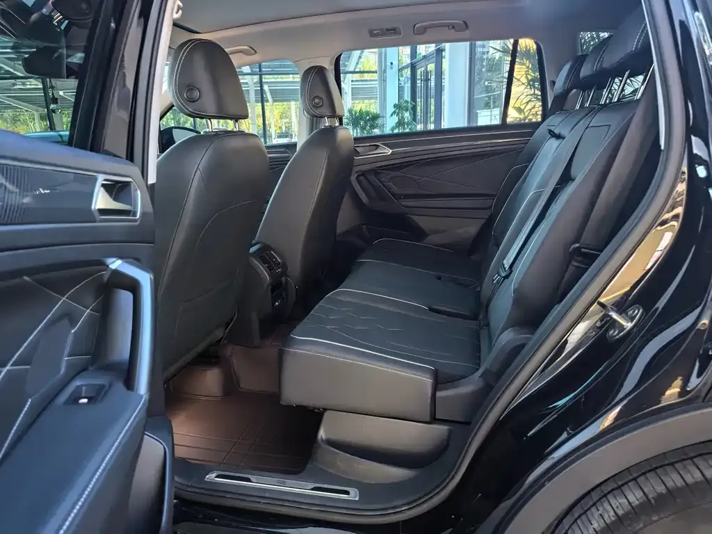 Volkswagen Tiguan L 2021 из CN, фото 6