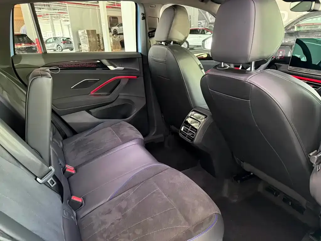 Volkswagen Tiguan L 2024 из CN, фото 5
