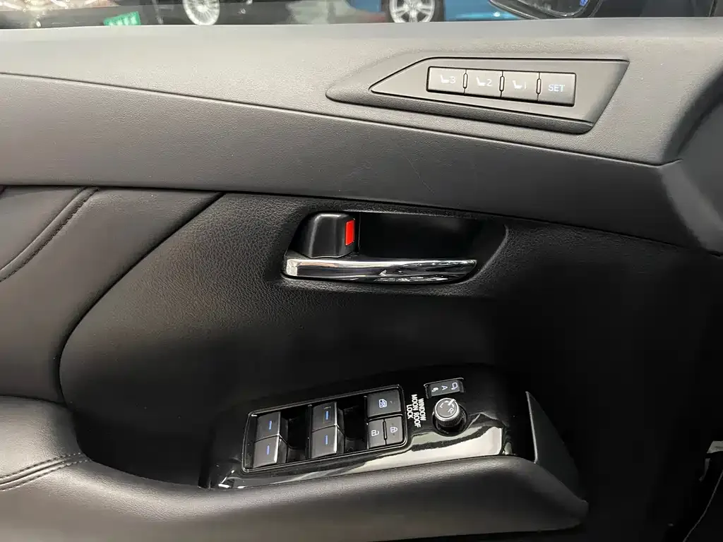 Toyota Vellfire 2021 из CN, фото 4