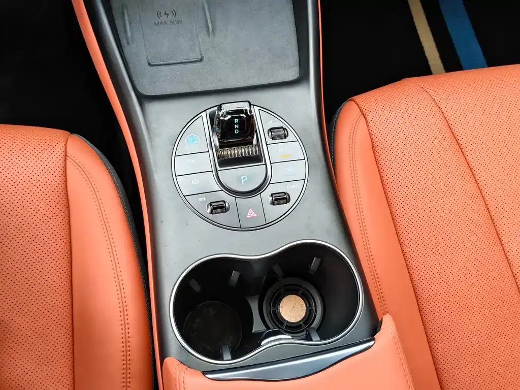 BYD Seal — фото 10