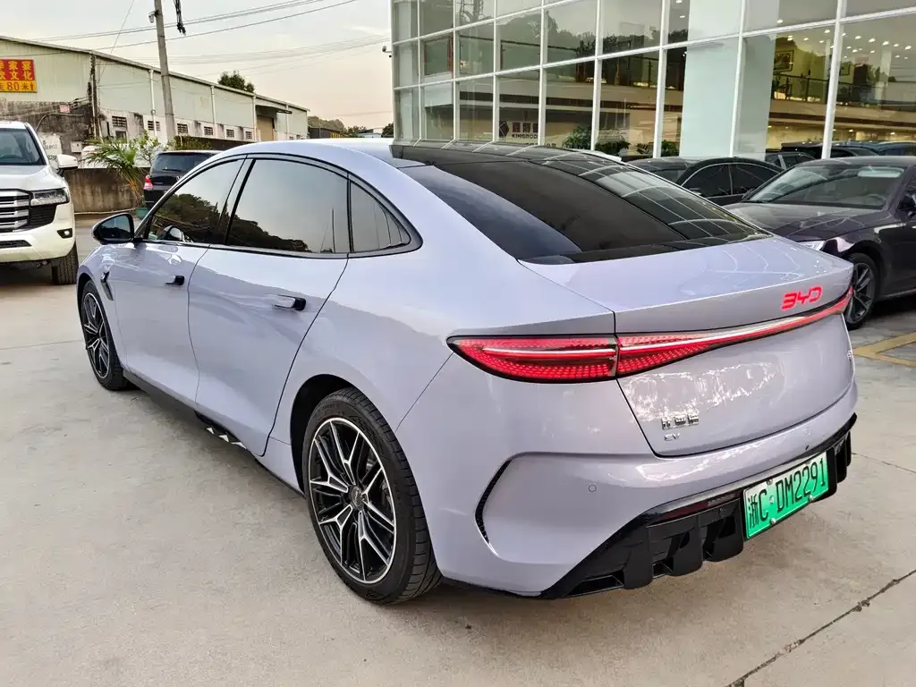 BYD Seal — фото 6