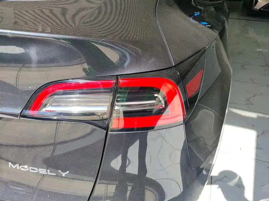 Tesla Model Y 2024 из CN, фото 8