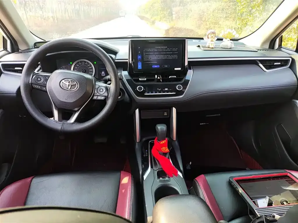 Toyota Corolla Cross 2022 из CN, фото 10