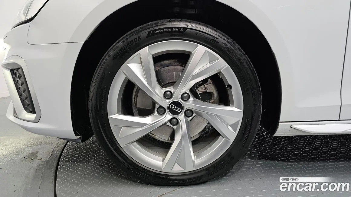 Audi A4 2021 из KR, фото 5