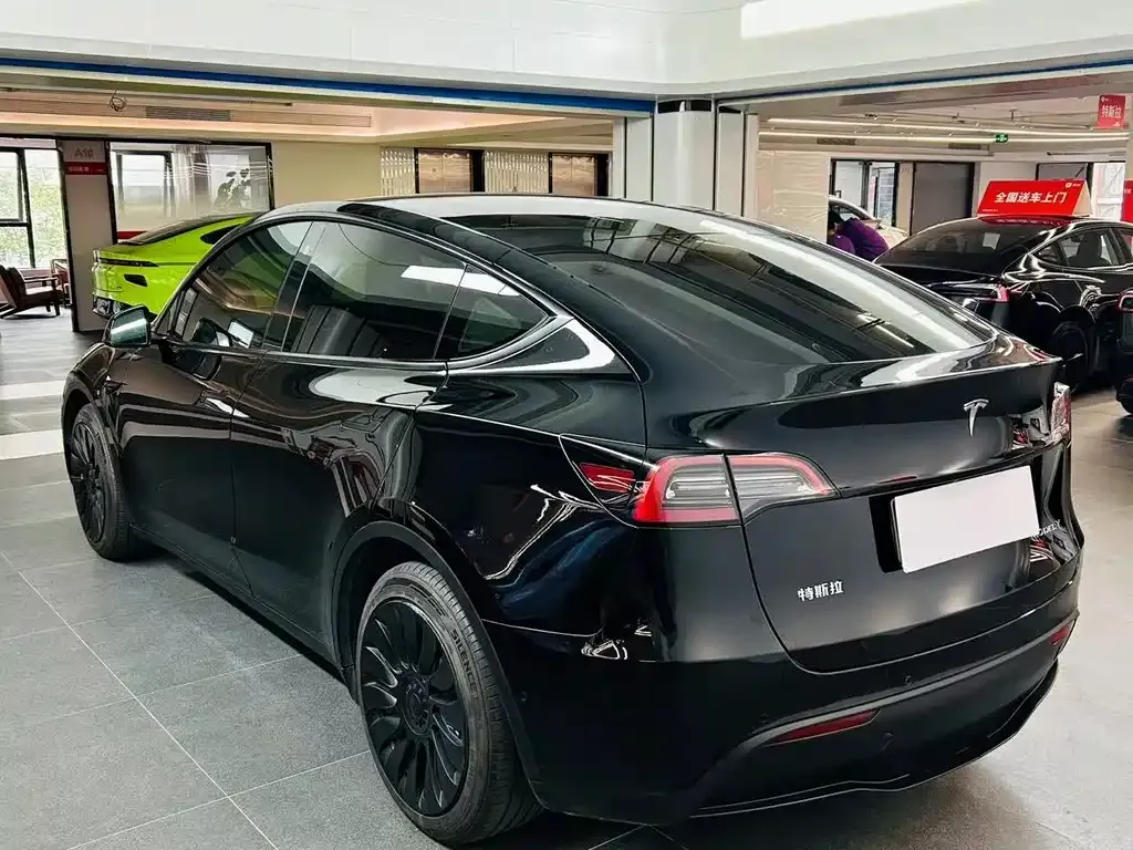 Tesla Model Y — фото 7