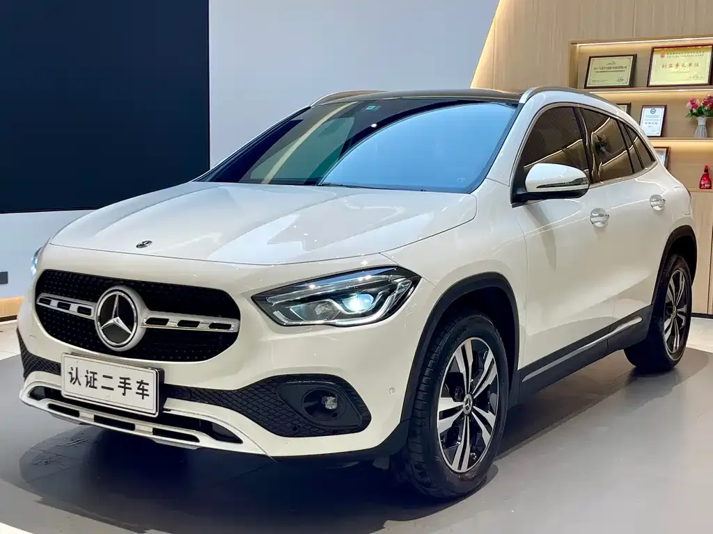 Mercedes-Benz GLA — фото 1
