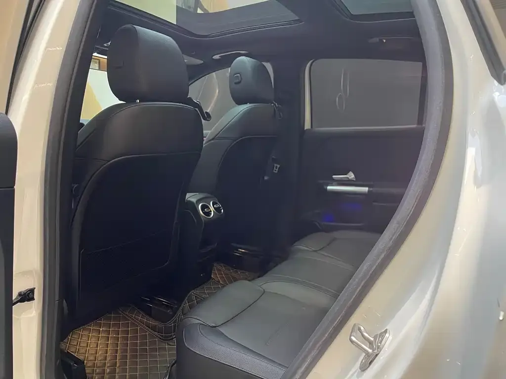 Mercedes-Benz GLA — фото 10