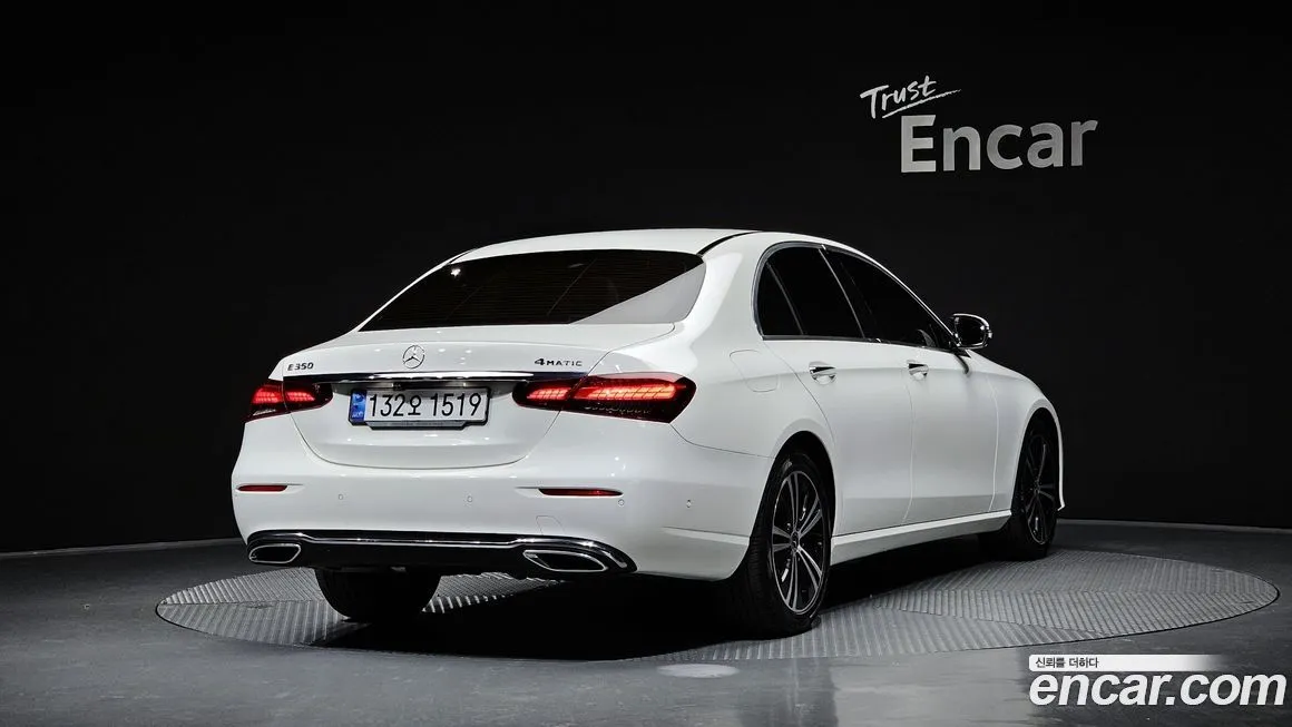 Mercedes-Benz E-Class — фото 4
