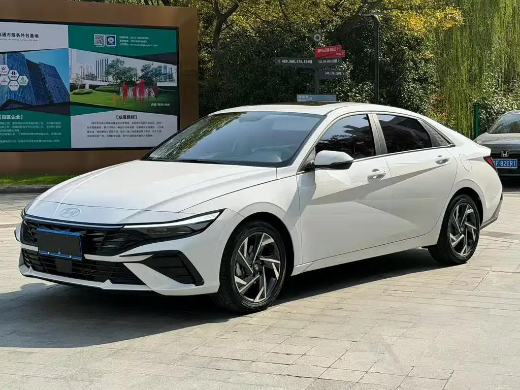 Hyundai Elantra 2025 из CN, фото 1