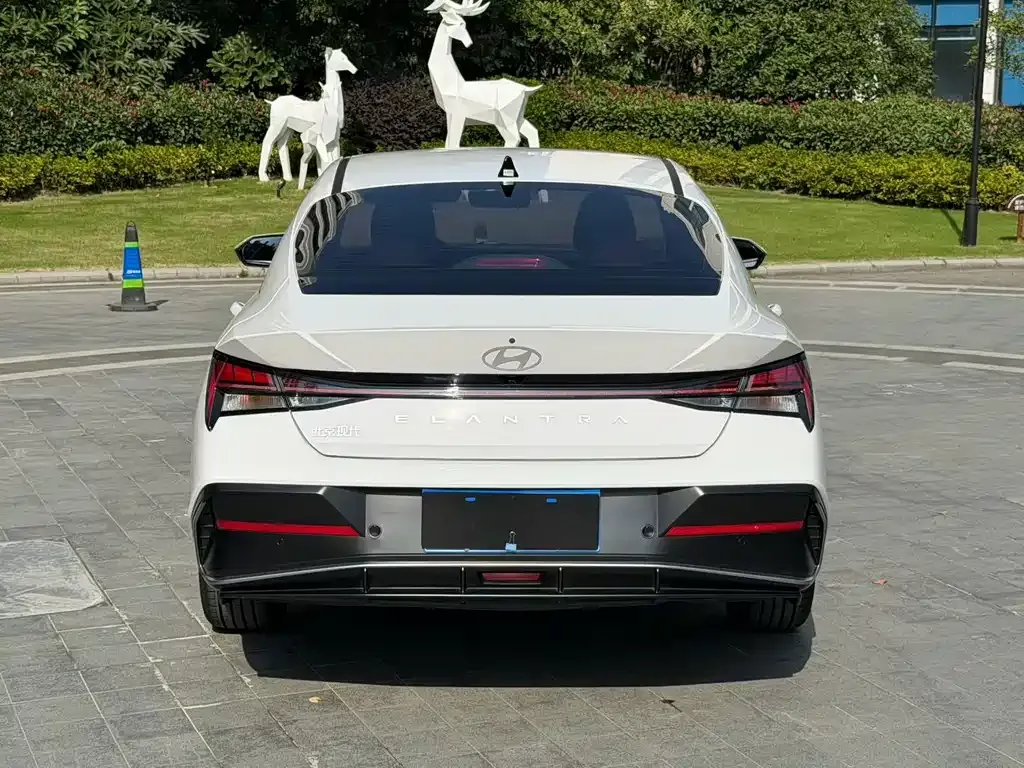 Hyundai Elantra 2025 из CN, фото 3