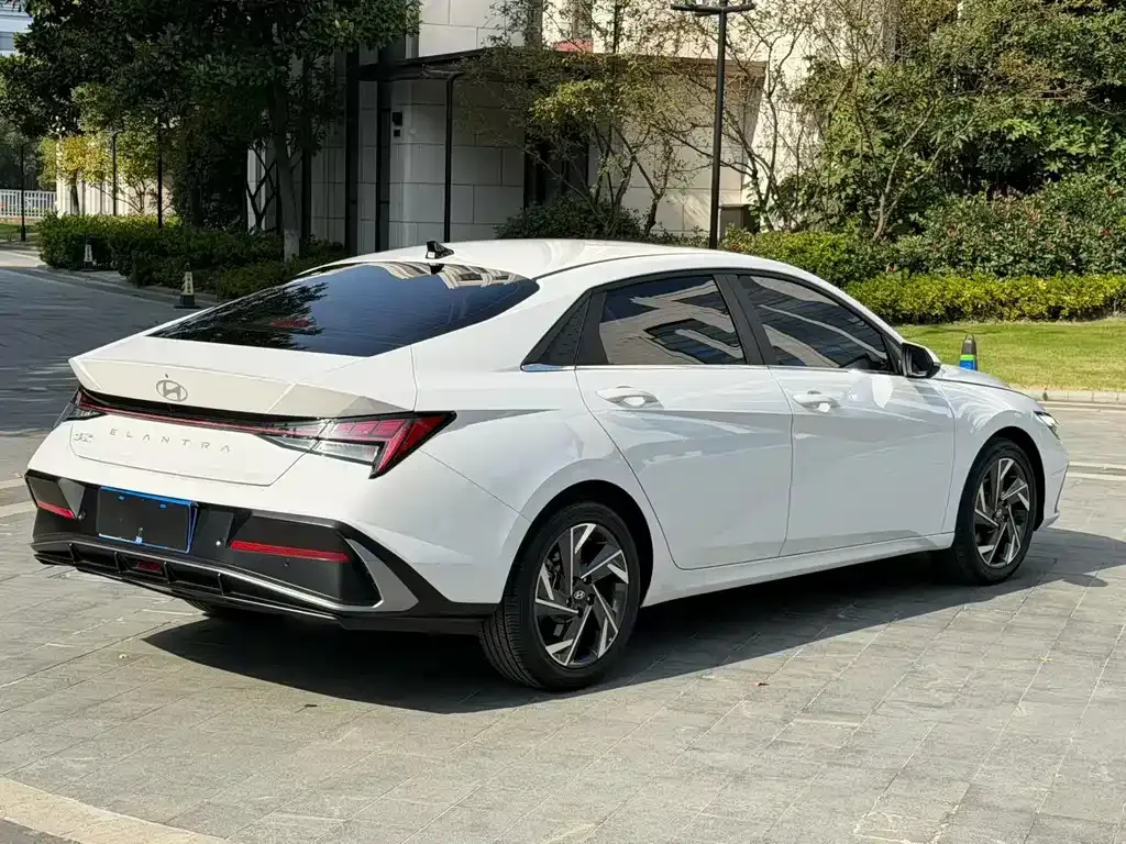Hyundai Elantra 2025 из CN, фото 4