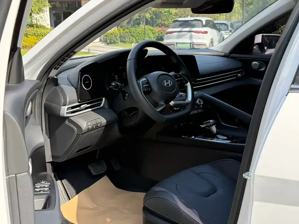 Hyundai Elantra 2025 из CN, фото 7