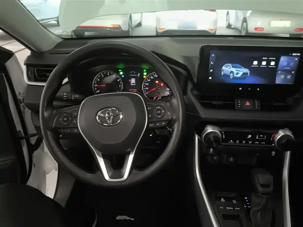 Toyota Wildlander — фото 10
