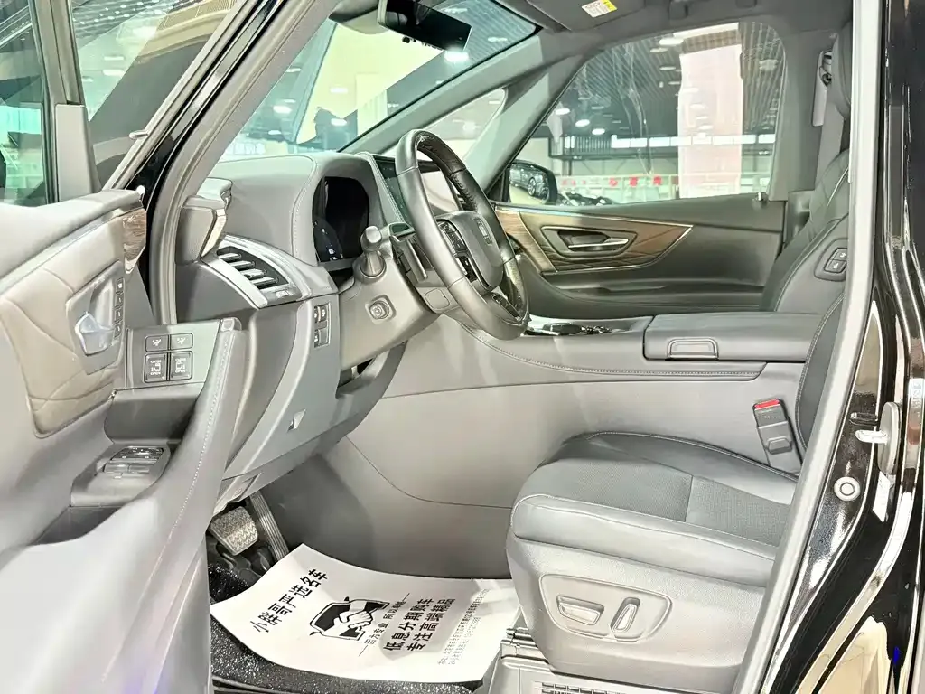 Toyota Vellfire — фото 5