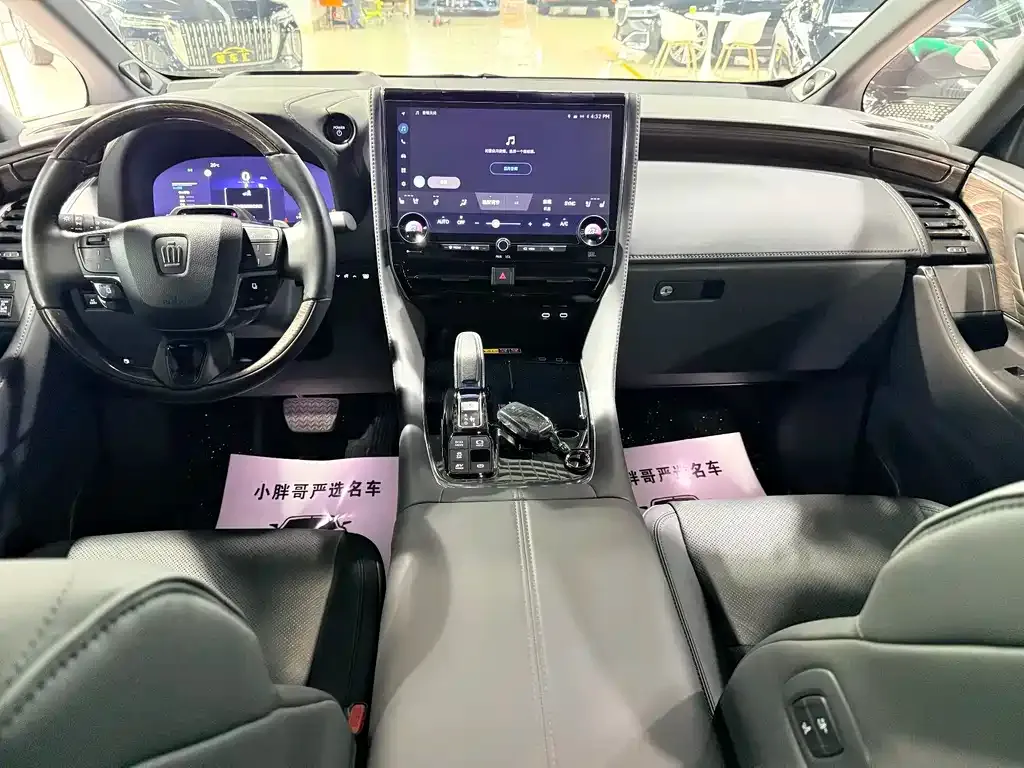 Toyota Vellfire — фото 7