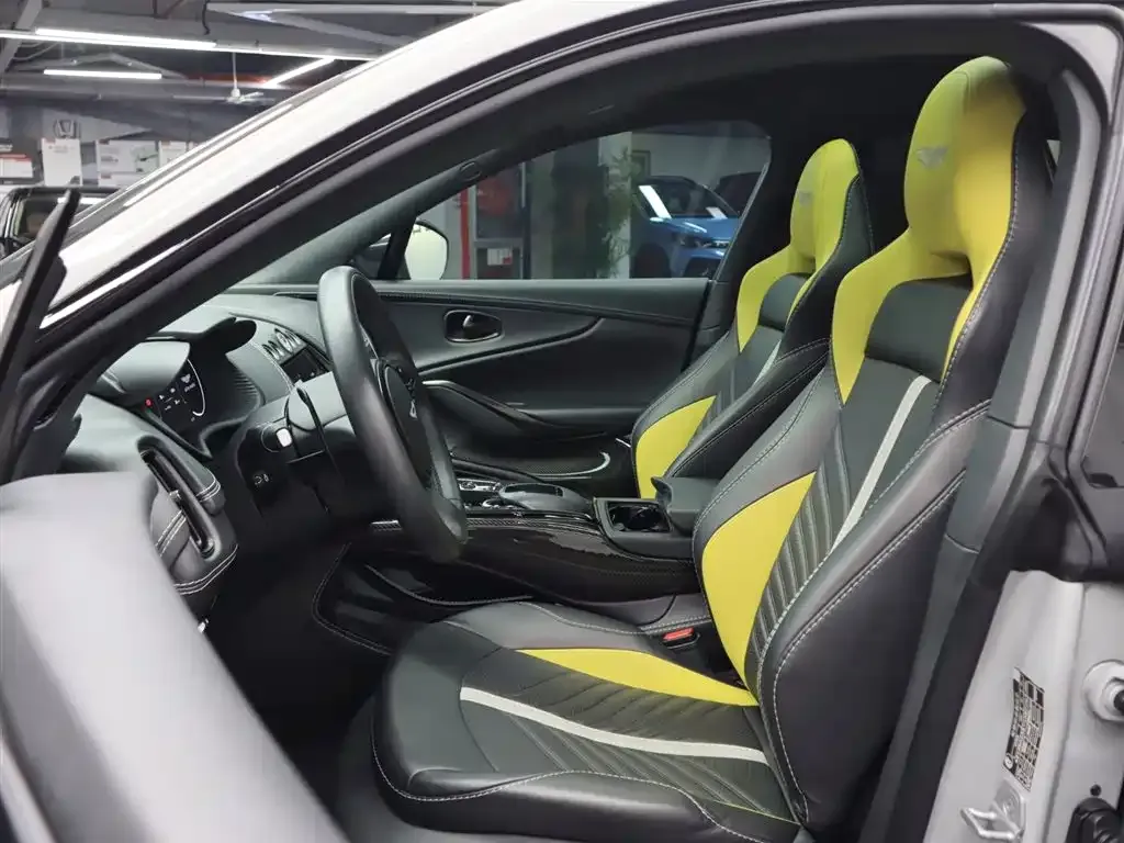 Aston Martin DBX 2022 из CN, фото 6
