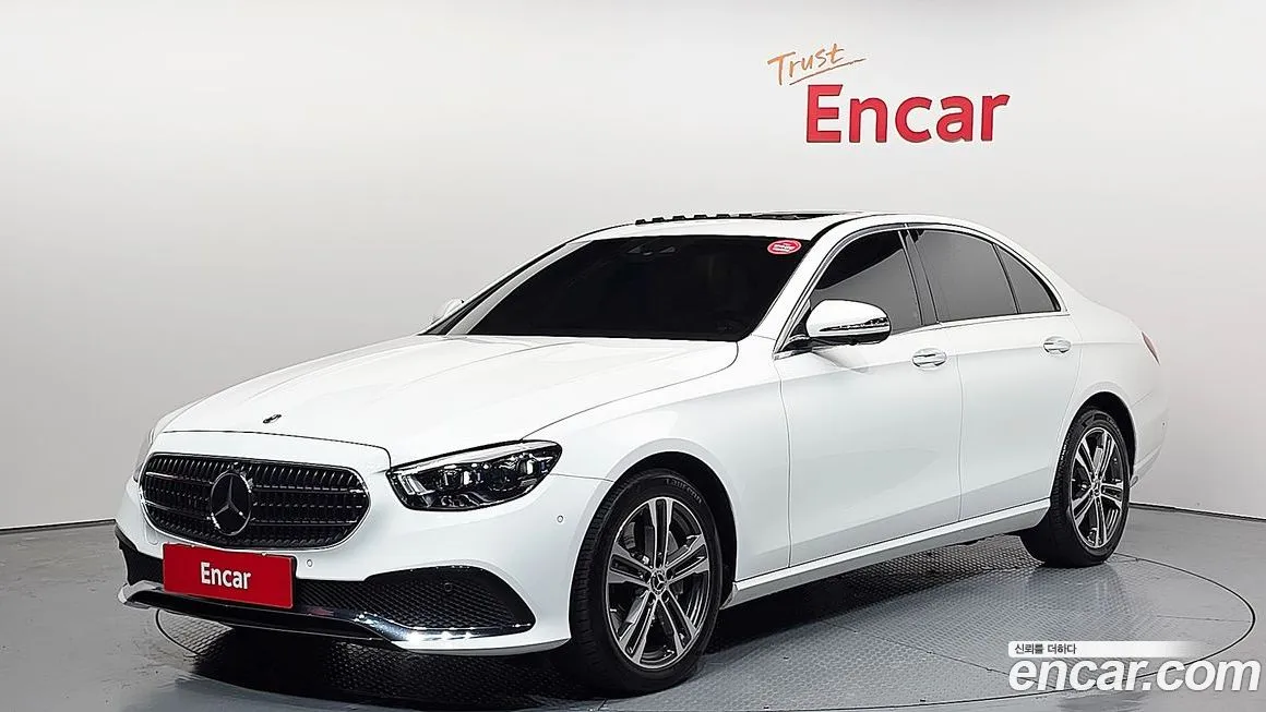 Mercedes-Benz E-Class — фото 1