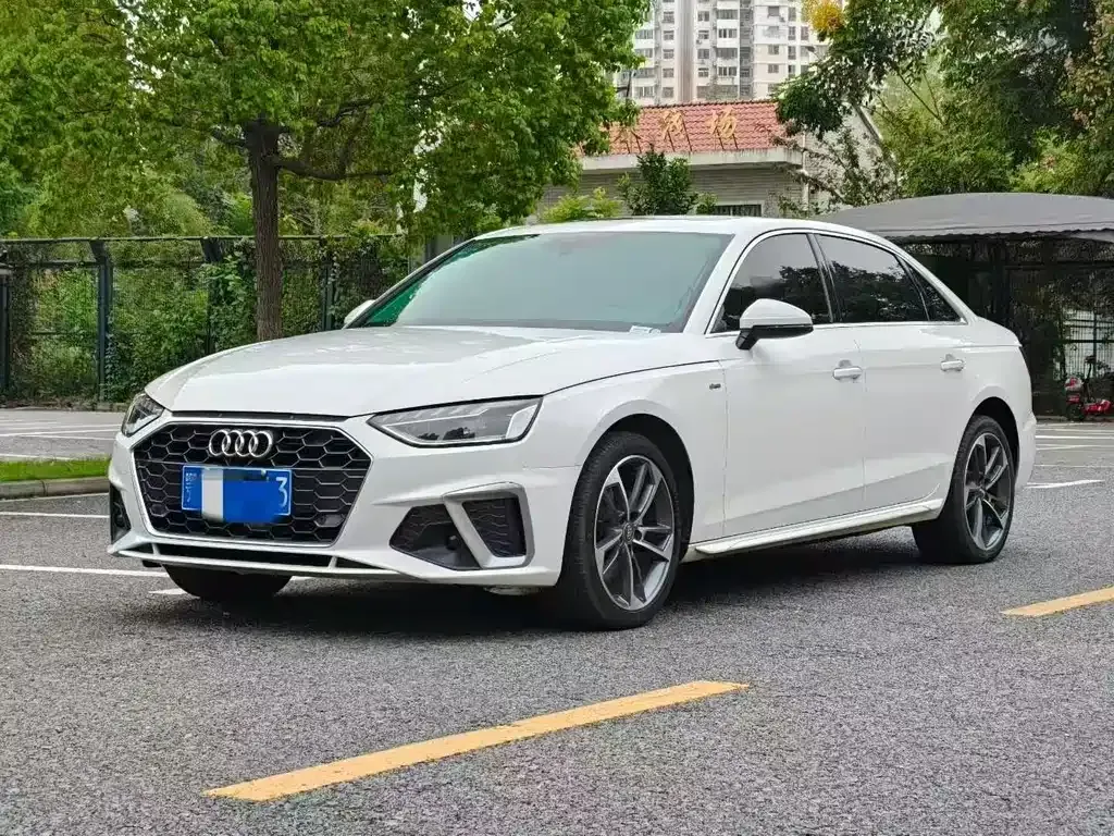 Audi A4L 2021 из CN, фото 1