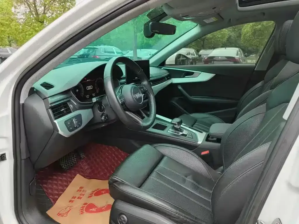 Audi A4L 2021 из CN, фото 7