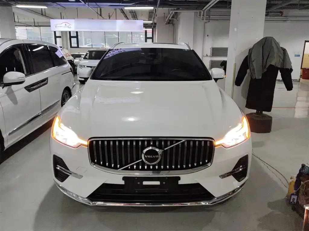Volvo XC60 2023 из CN, фото 3