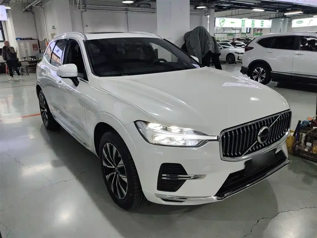 Volvo XC60 2023 из CN, фото 4