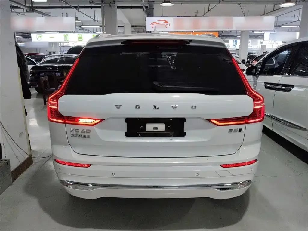 Volvo XC60 2023 из CN, фото 6