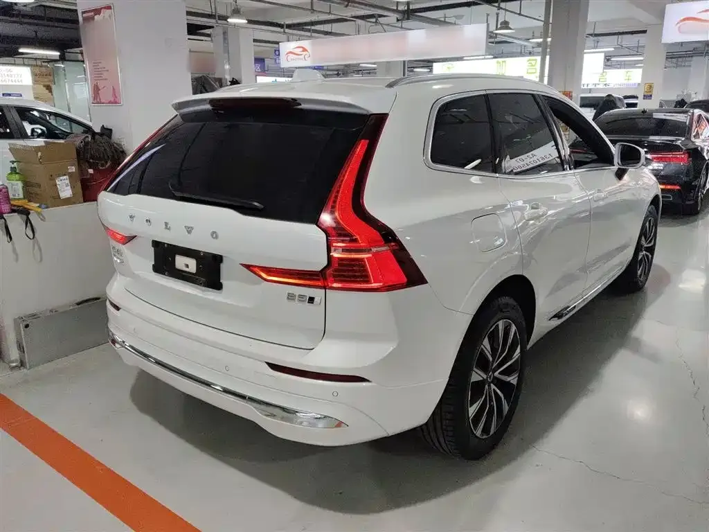 Volvo XC60 2023 из CN, фото 7