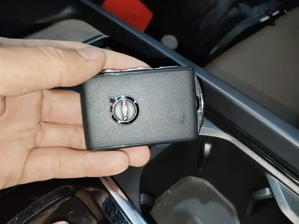 Volvo XC60 2023 из CN, фото 9