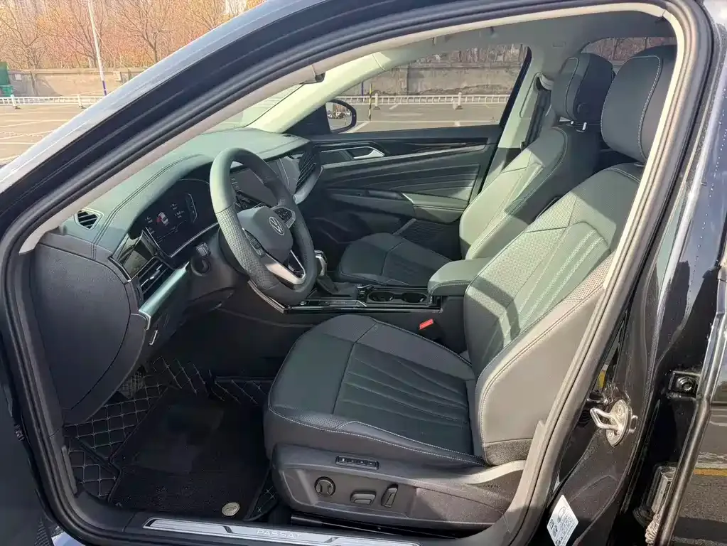 Volkswagen Passat 2025 из CN, фото 4