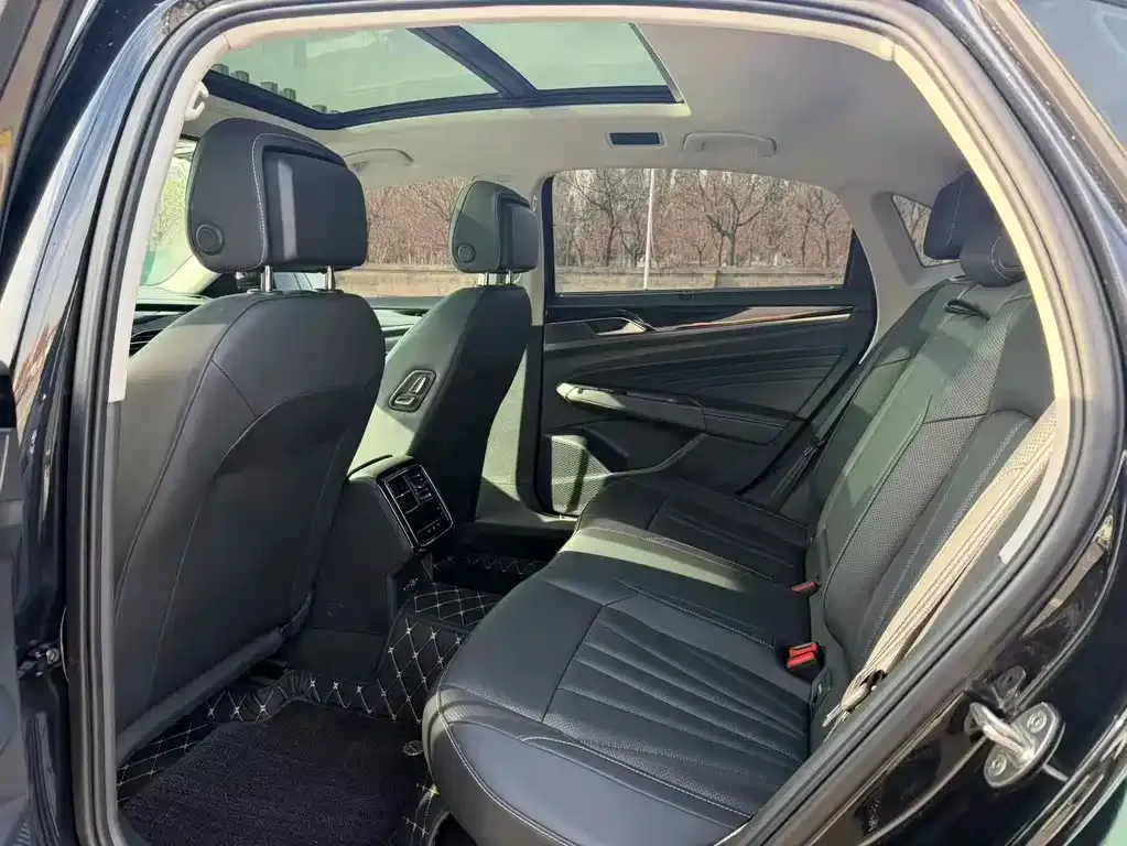 Volkswagen Passat 2025 из CN, фото 5