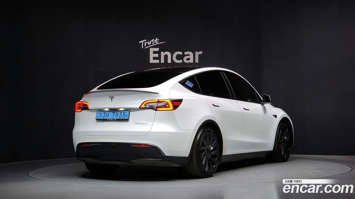 Tesla Model Y 2022 из KR, фото 2