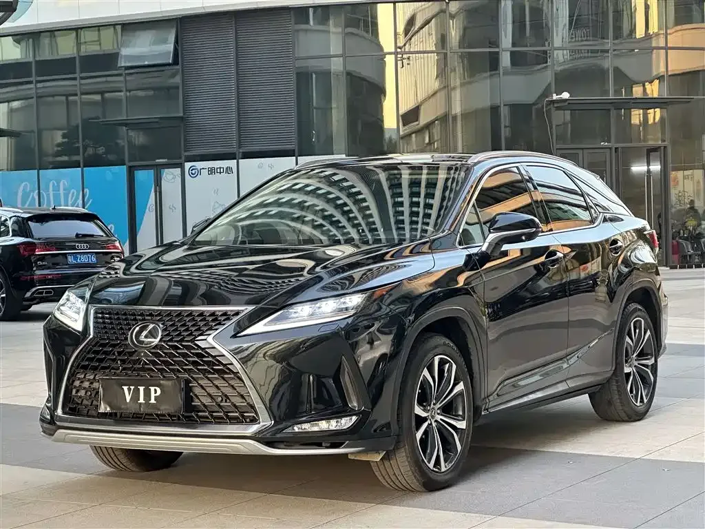Lexus RX — фото 1