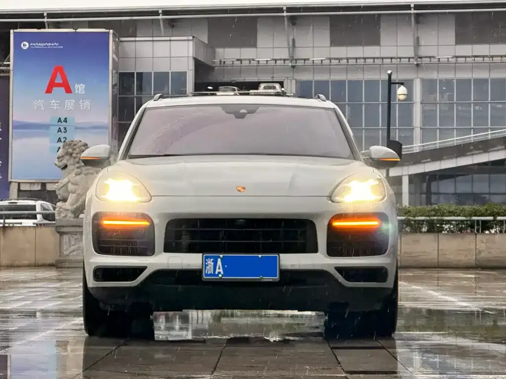 Porsche Cayenne 2023 из CN, фото 2