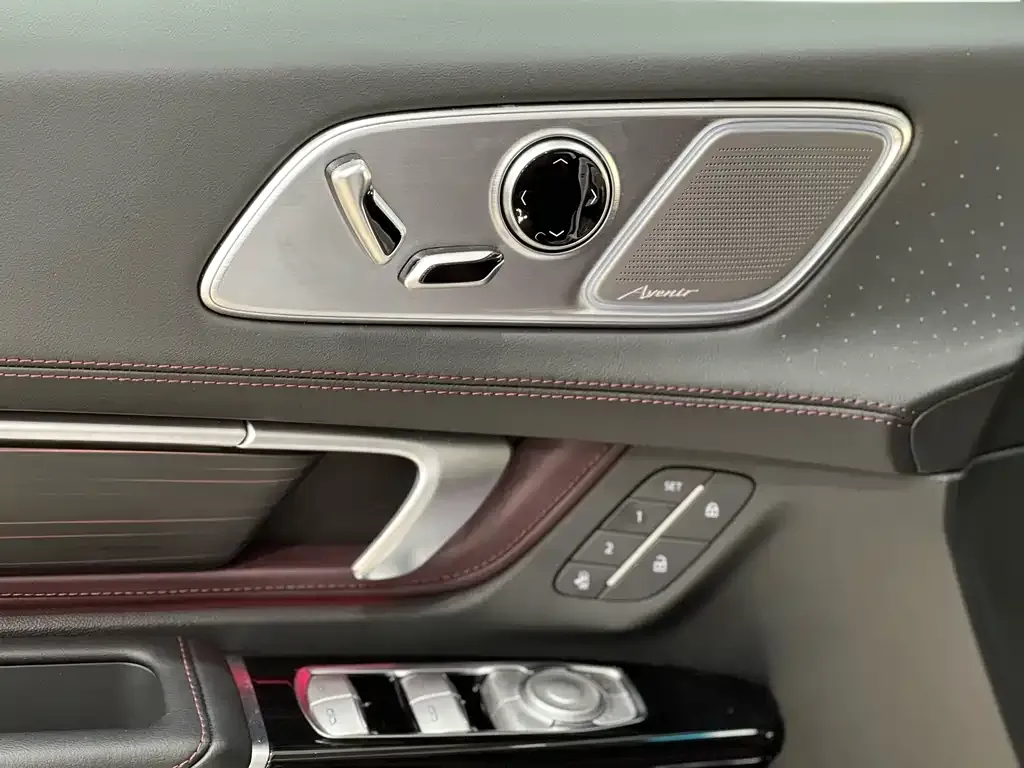 Buick Century 2023 из CN, фото 7