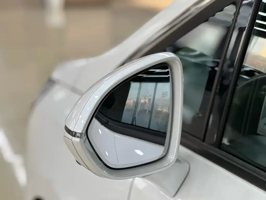Buick Century 2023 из CN, фото 8
