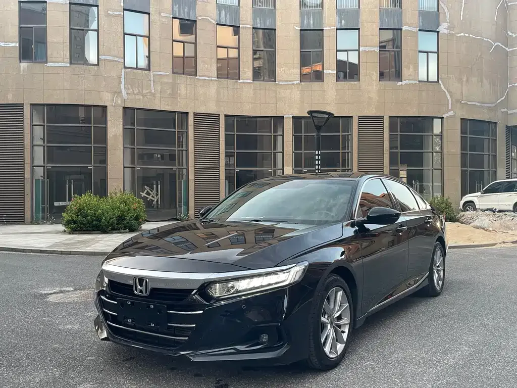 Honda Accord — фото 1