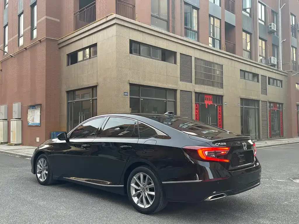 Honda Accord — фото 3