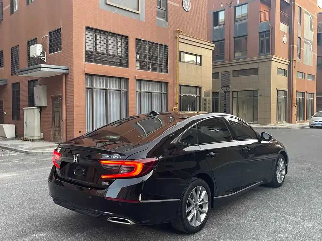 Honda Accord — фото 5