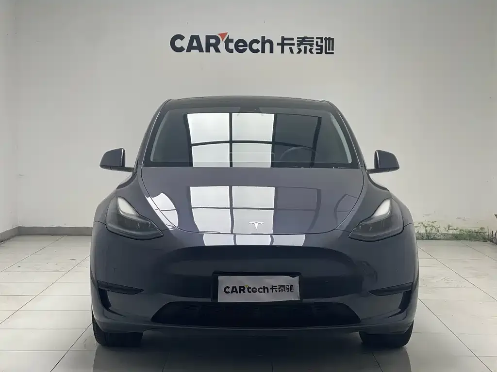 Tesla Model Y 2023 из CN, фото 2
