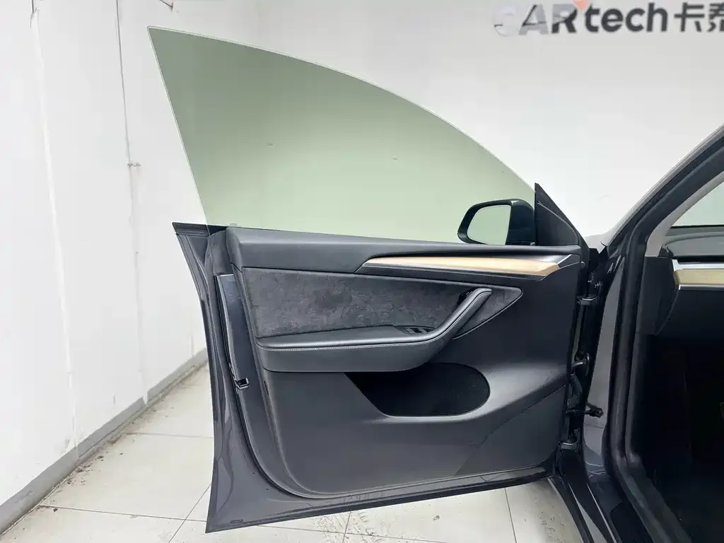 Tesla Model Y 2023 из CN, фото 5