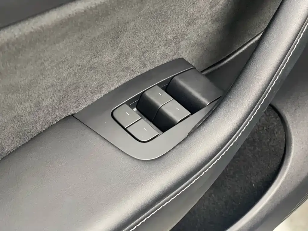 Tesla Model Y 2023 из CN, фото 8