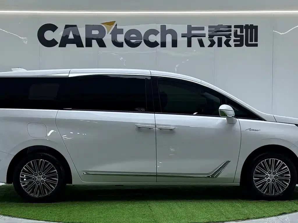 Buick GL8 Hybrid — фото 4
