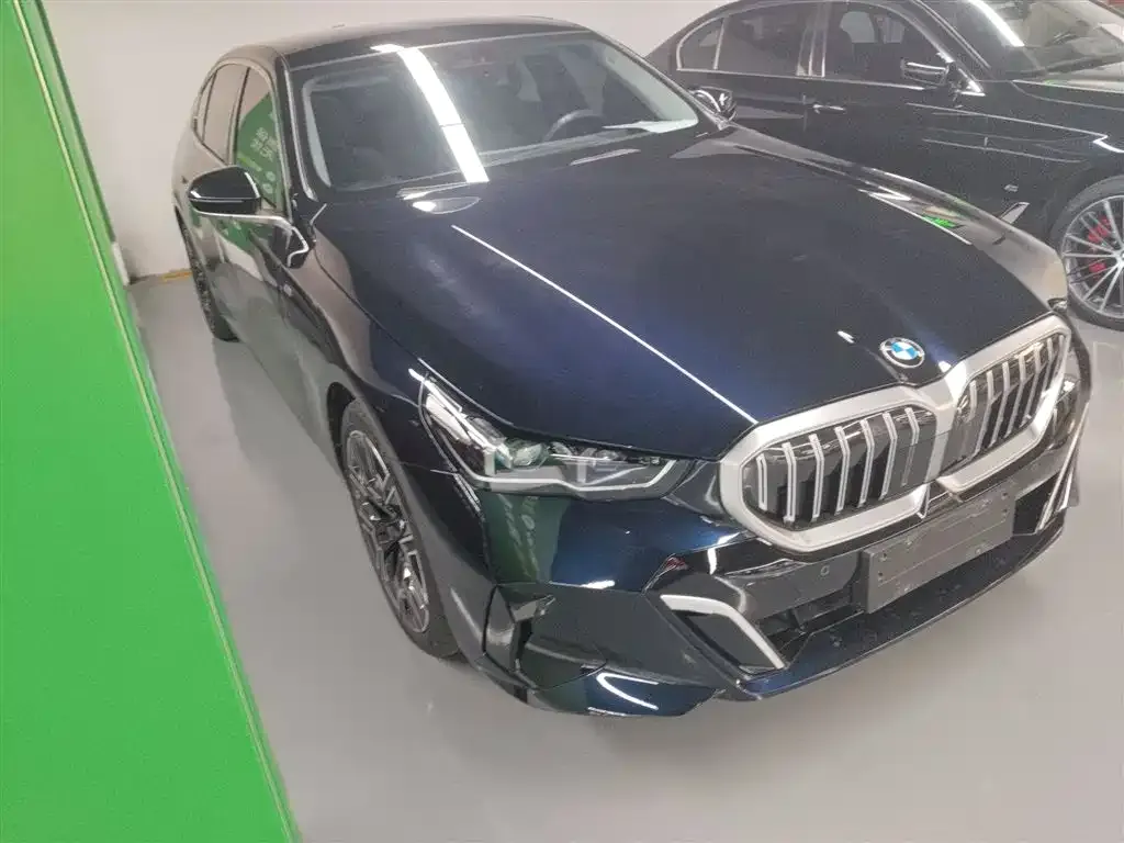 BMW 5 Series 2025 из CN, фото 4