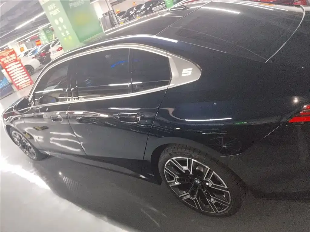 BMW 5 Series 2025 из CN, фото 5