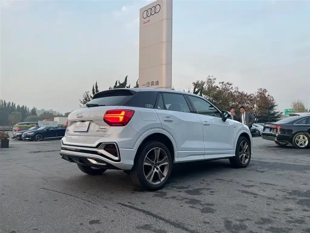 Audi Q2L 2023 из CN, фото 7