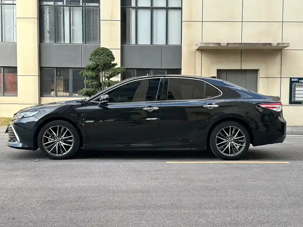 Toyota Camry 2021 из CN, фото 4