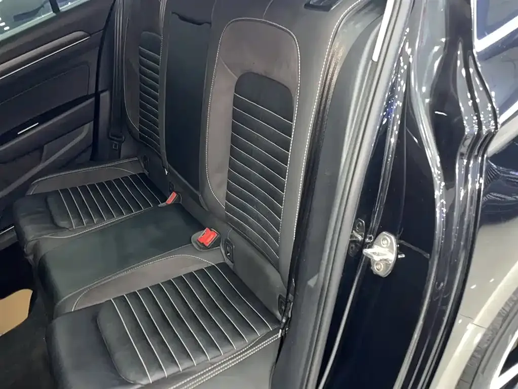 Volkswagen Magotan 2021 из CN, фото 8