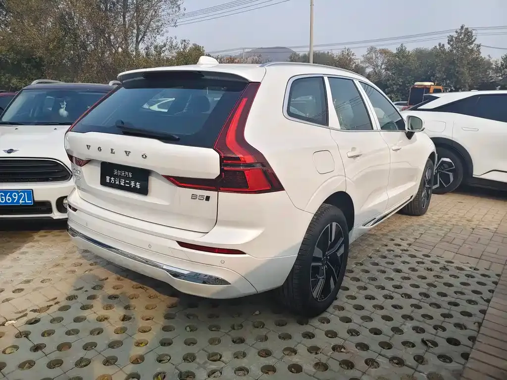 Volvo XC60 — фото 7