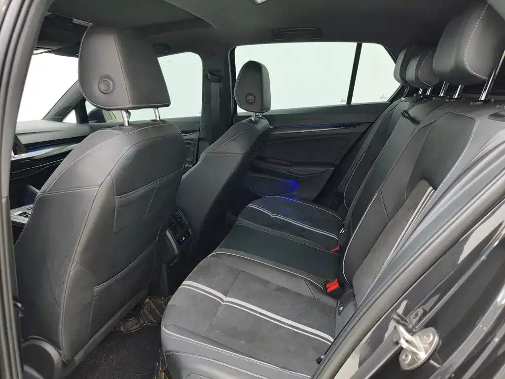 Volkswagen Golf 2022 из CN, фото 8