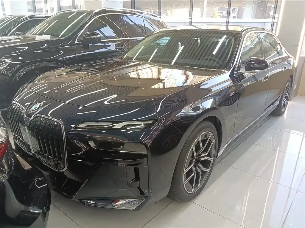 BMW 7 Series 2025 из CN, фото 2